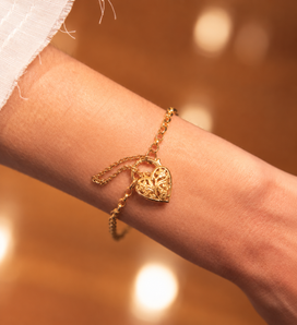 9ct Yellow Gold Oval Belcher Filigree  Heart Charm Padlock 19cm Bracelet