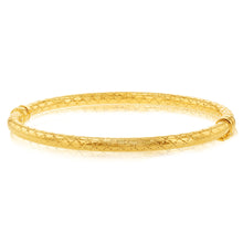 Load image into Gallery viewer, 9ct Yellow Gold Patterned Hinged 50 X 60mm Round Bangle
