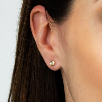 9ct Yellow Gold Medium Polished Heart Stud Earrings