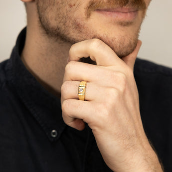 Cubic Zirconia Gents Ring in 9ct Yellow Gold