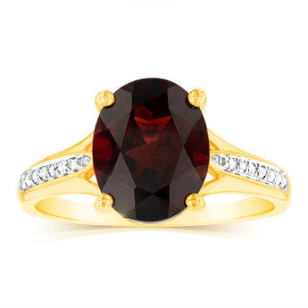 9ct Yellow Gold 3.10 Carat Garnet and 14 Diamonds Dress Ring