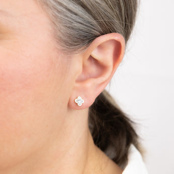 9ct Yellow Gold Mother of Pearl Studs Earrings