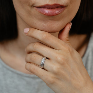 5mm Dicut Pine Band Ring in 9ct White Gold