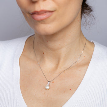 8-9mm White Freshwater Pearl Pendant in Sterling Silver