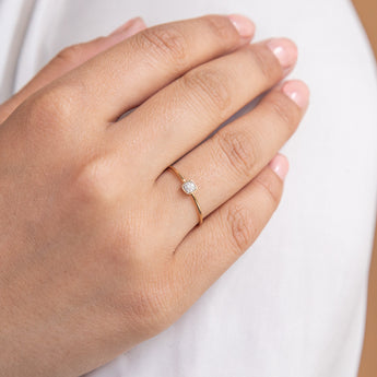 9ct Yellow Gold Diamond Ring with 8 Brilliant Diamonds