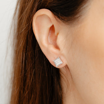 1/10 Carat Diamond Stud Earring in Sterling Silver