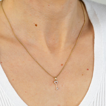 Diamond Key Pendant with 16 Diamonds in 9ct Yellow Gold