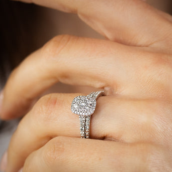 0.65 Carat Diamond 2-Ring Bridal Set in Platinum