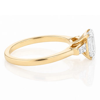 Luminesce Lab Grown 18ct Yellow Gold 1.1 Carat Emerald Diamond Ring