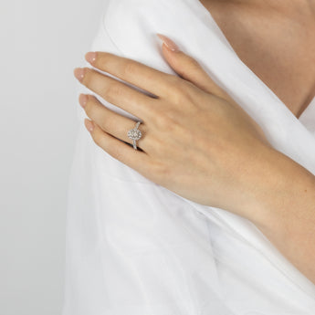 Luminesce Lab Grown 9ct White Gold 1 Carat Diamond Halo Solitaire Ring with Oval Centre Diamond