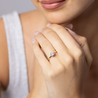 Luminesce Lab Grown 1 Carat Certified Diamond Solitaire Ring in 18ct Yellow Gold