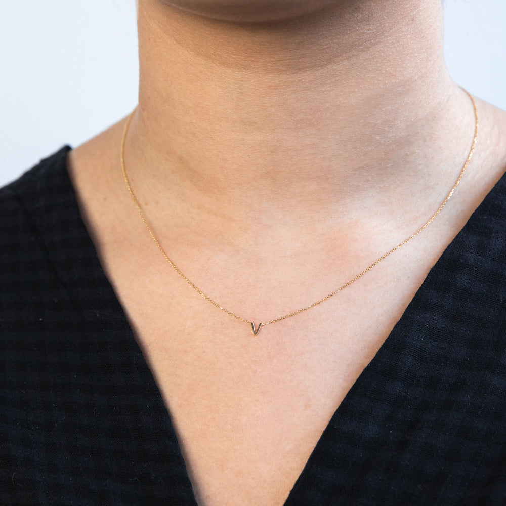 9ct Yellow Gold Initial "V" Pendant on 43cm Chain
