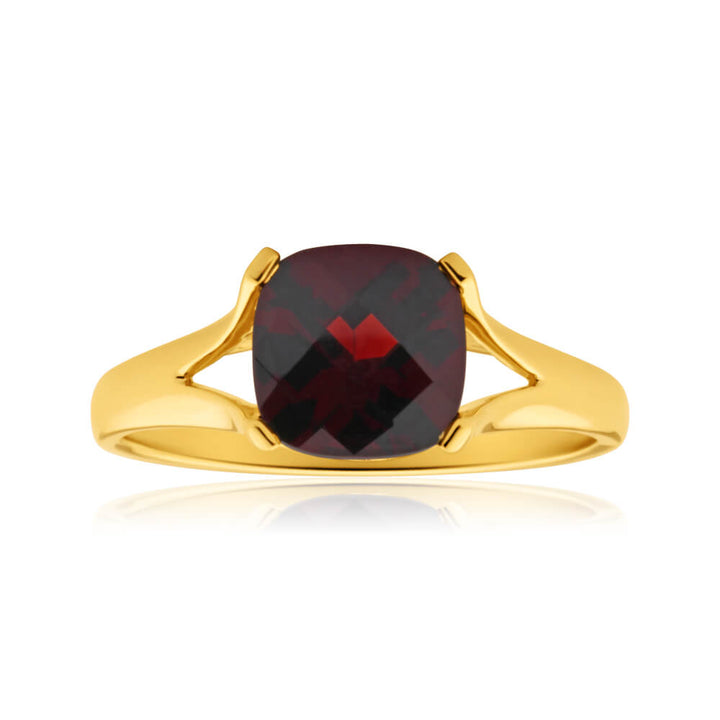 9ct Yellow Gold 2.85ct Cushion Cut Garnet Ring