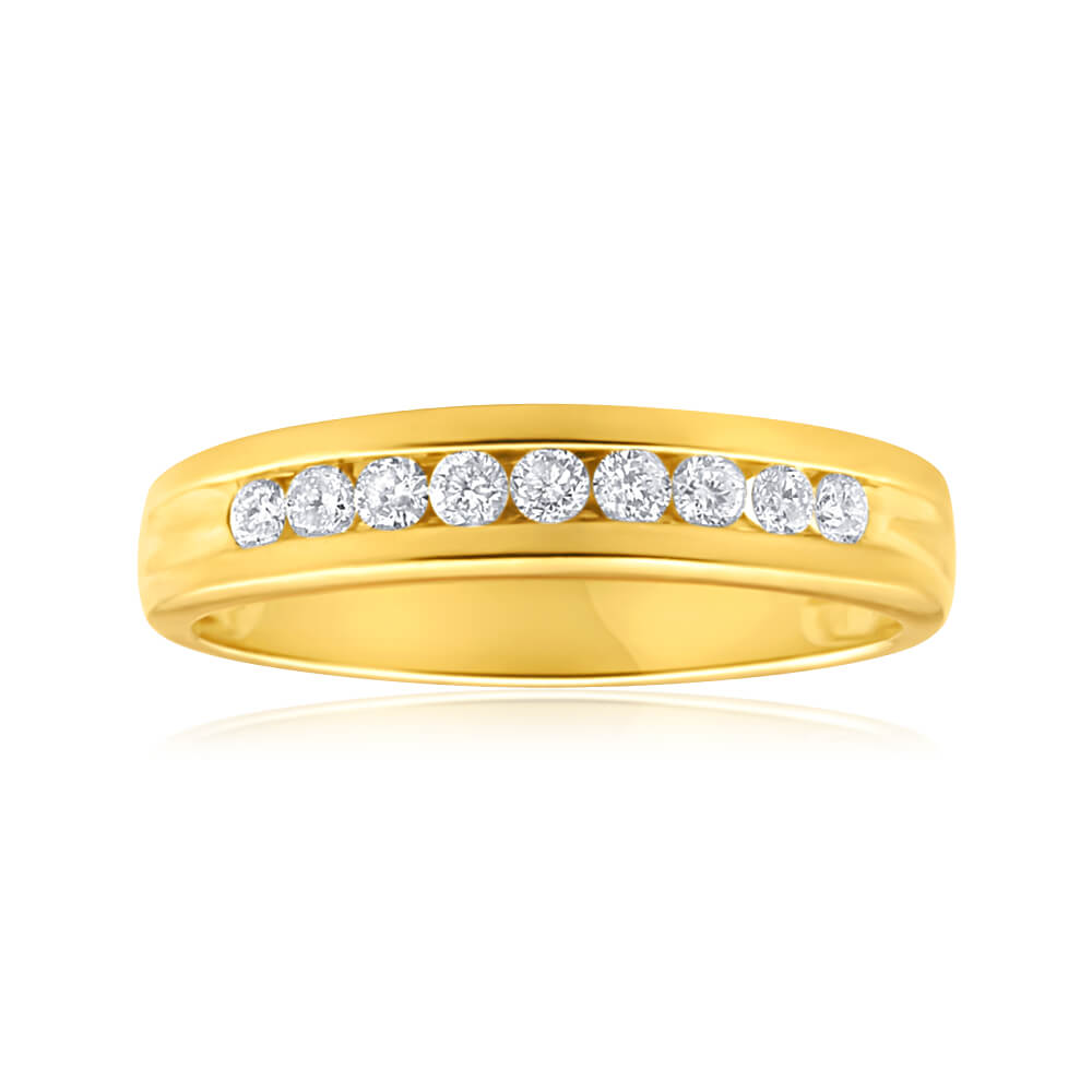 Buy quality 18kt yellow gold elegant 9 diamond gents ring 8gr14 in Pune