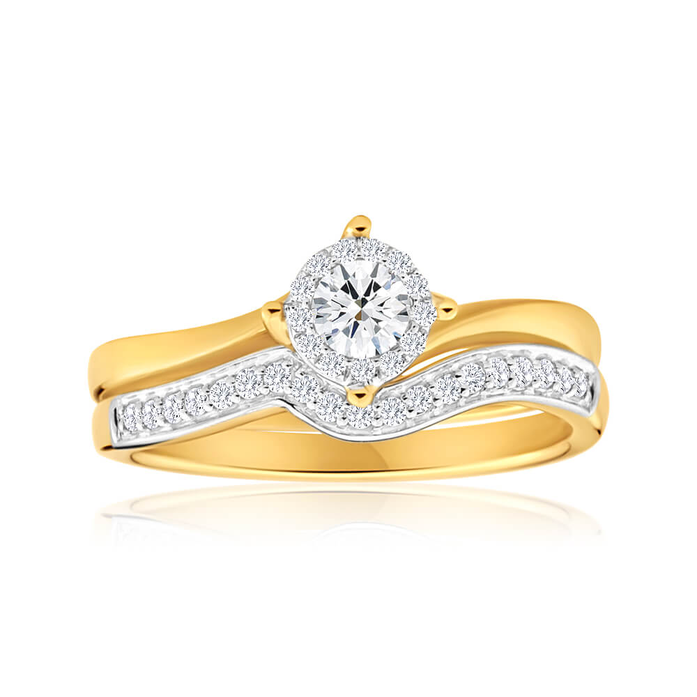 18ct Yellow Gold 2 Ring Bridal Set With 0.25 Carats Of Diamonds