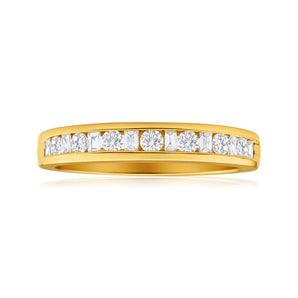 18ct Yellow Gold Ring With 15 Mixed Cut 0.30 Carat Diamonds