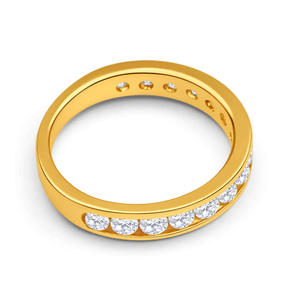 18ct Yellow Gold Ring With 1 Carat Of Channel Set Diamonds