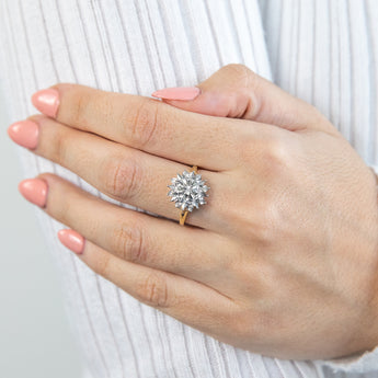 9ct Yellow Gold Ring With 19 Diamonds