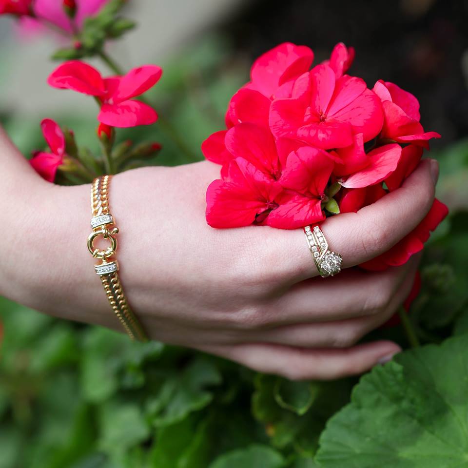 9ct Yellow Gold & White Gold 2 Ring Bridal Set with 1 Carat Of Diamond