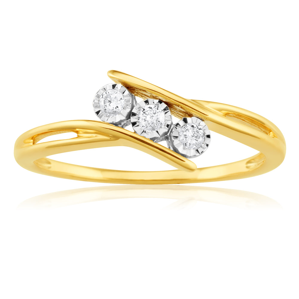 9ct Yellow Gold Diamond Trilogy Ring  Set with 3 Stunning Brilliant Diamonds