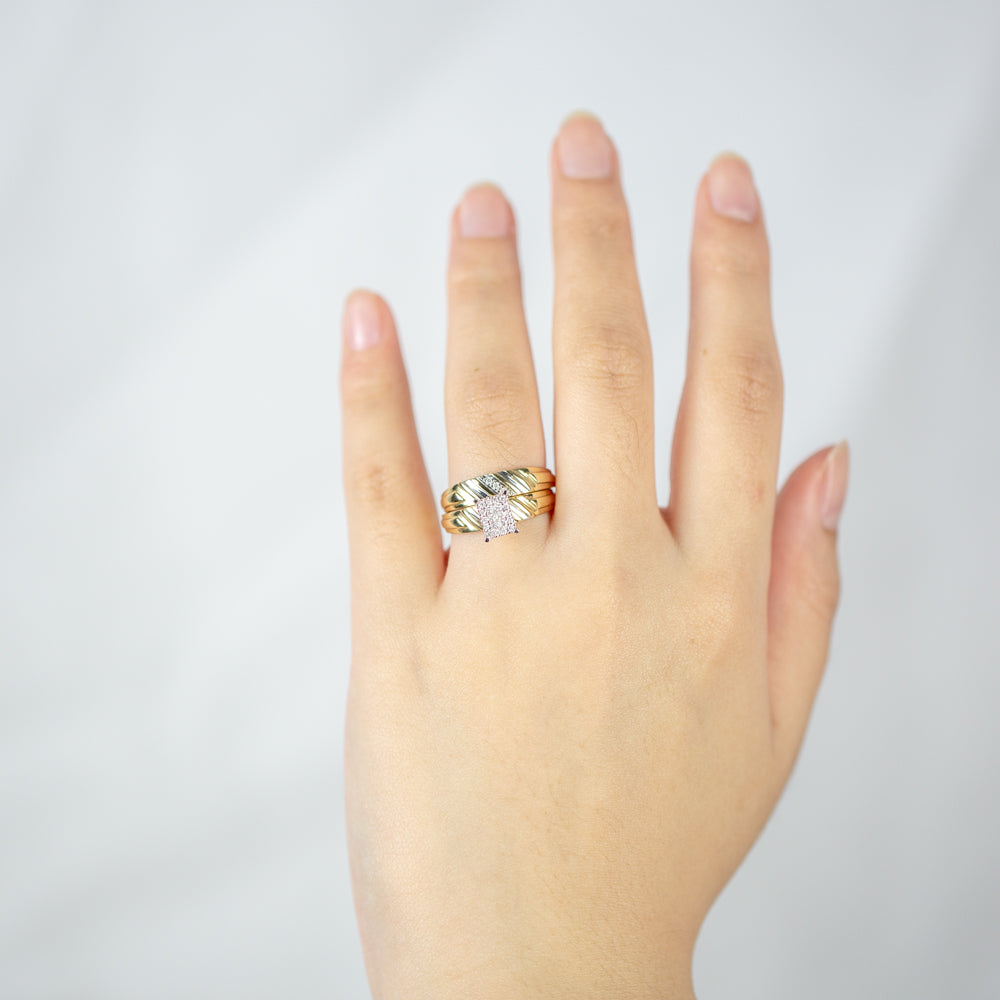9ct Yellow Gold 2-Ring Diamond Bridal set with 0.20 Carat of Diamonds