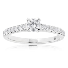 Load image into Gallery viewer, Flawless Cut Engagment ring with total dia weight of 1/2 carat. 1/4 carat centre